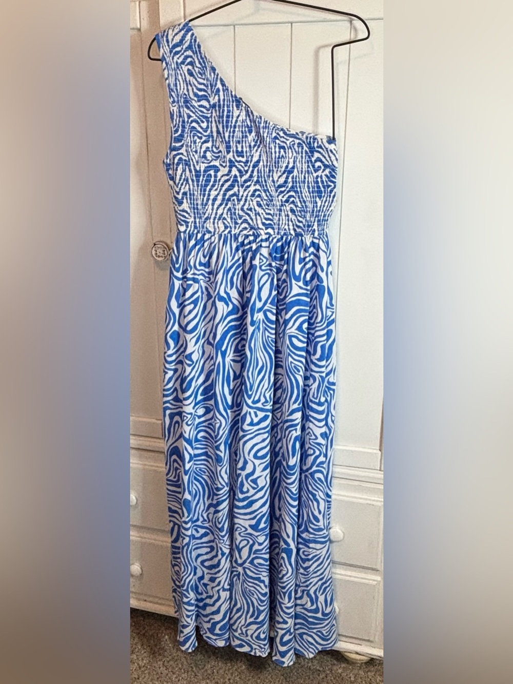 New Aakaa Blue & White One Shoulder Smocked Maxi Dress Size Small - Picture 7 of 10